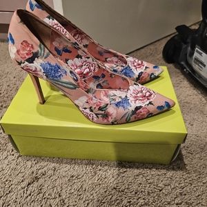 Like new Gianni Bini heels